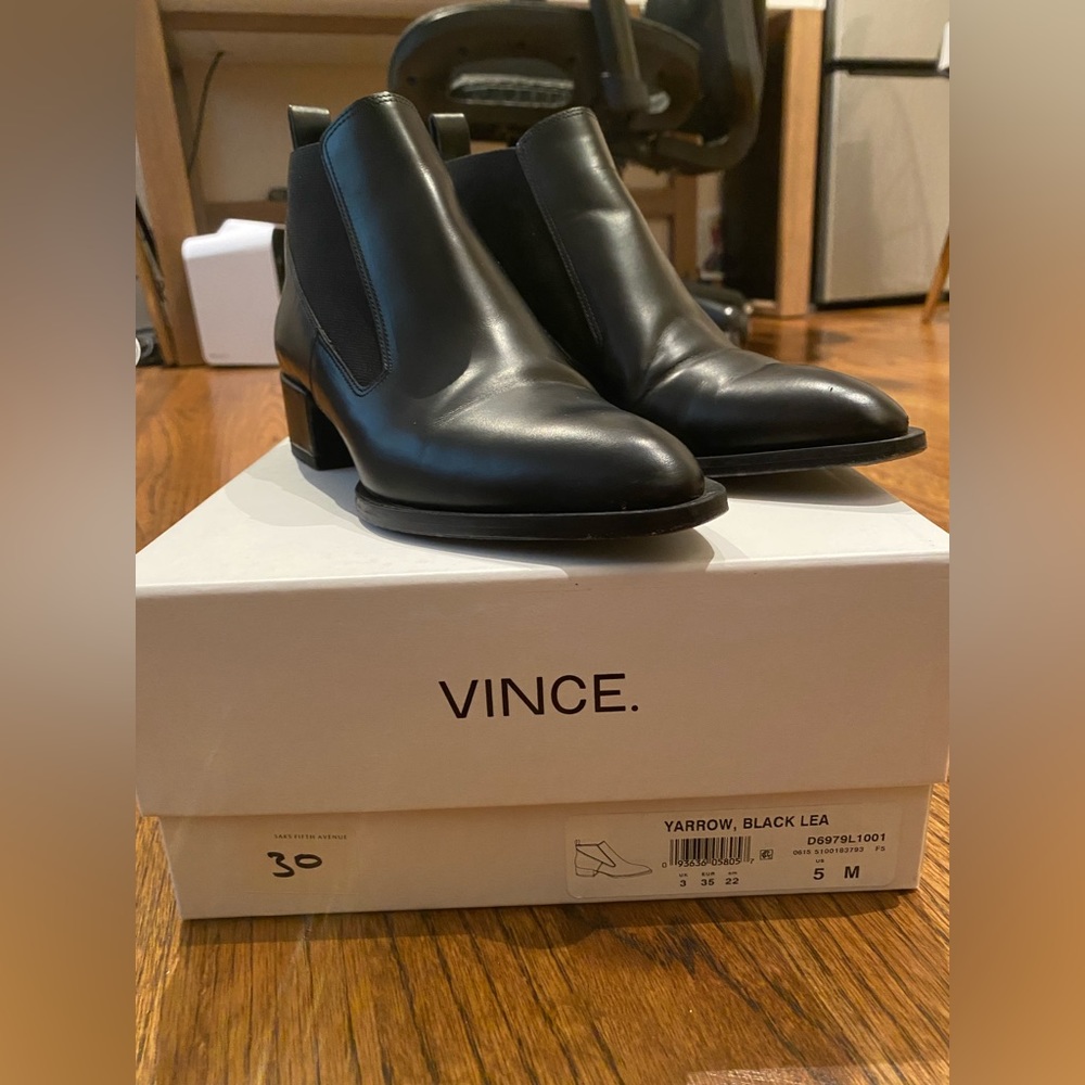 Vince ankle boots in black